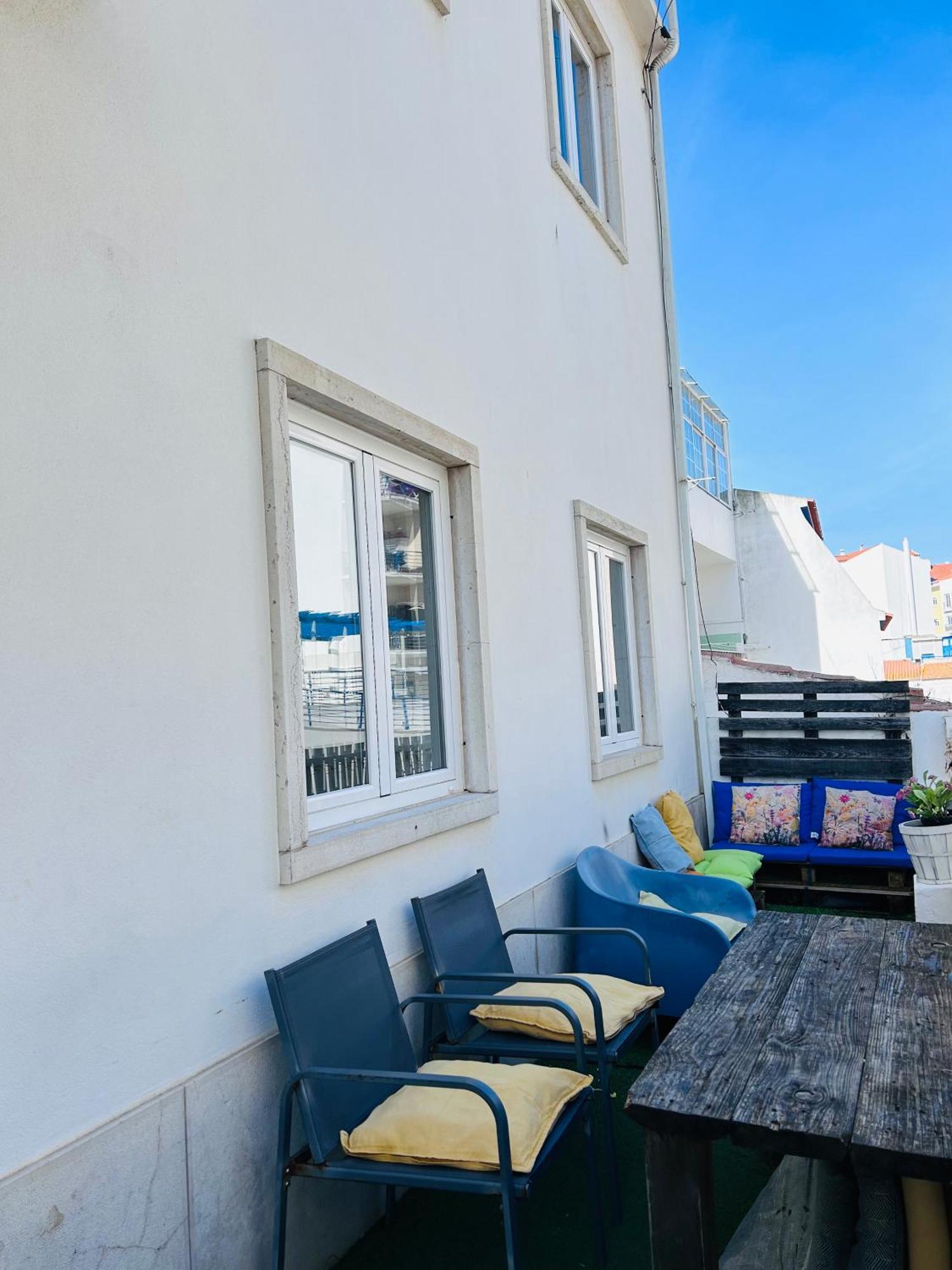 70'S Hostel Ericeira Exterior photo